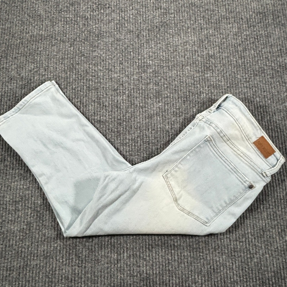 Judy Blue Skinny Fit Capri Jeans Women 11/30 Light Blue Denim Crop Stretch